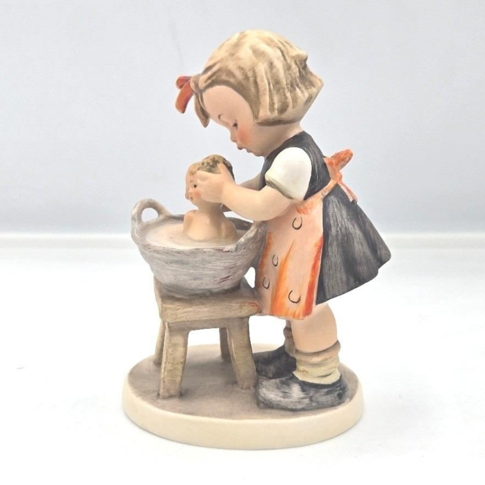 Vintage Goebel Hummel Doll Bath 4.5" Figurine #319 TMK-4 W.‎ Germany Exc Cond